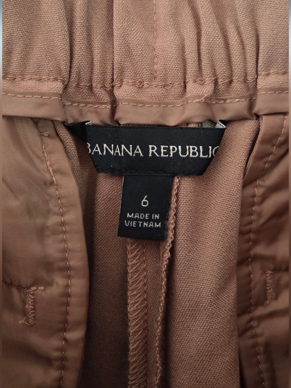 Banana Republic Tapered Pull on Pants - Picture 2 of 5